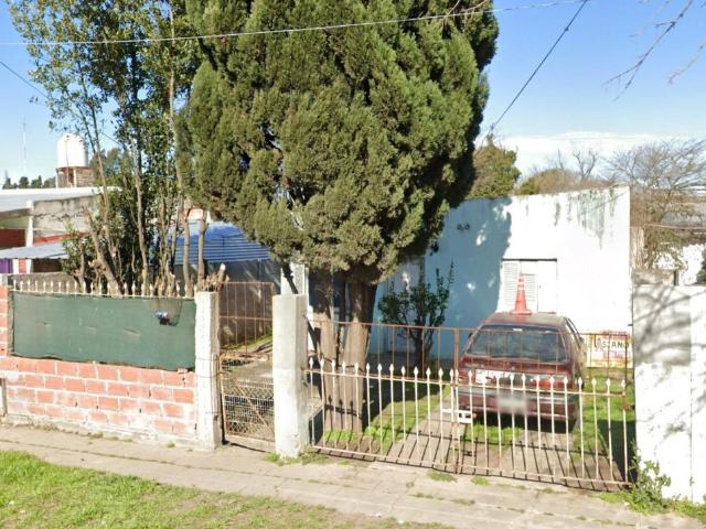 Venta de Casa 3 ambientes en Almirante Brown Glew