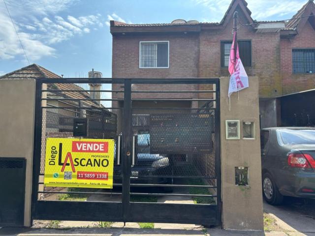 Venta de Casa 3 ambientes en Almirante Brown Glew