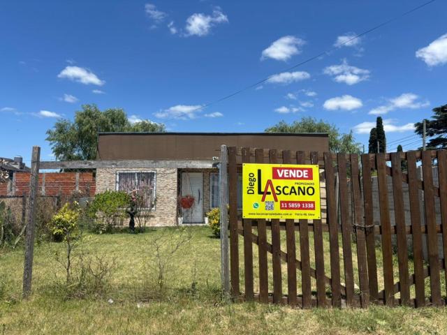 Venta de Casa 3 ambientes en Almirante Brown Glew