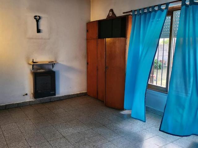 Venta de Casa 3 ambientes en Almirante Brown Glew