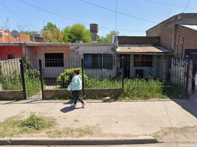 Venta de Casa 4 ambientes en Almirante Brown Glew