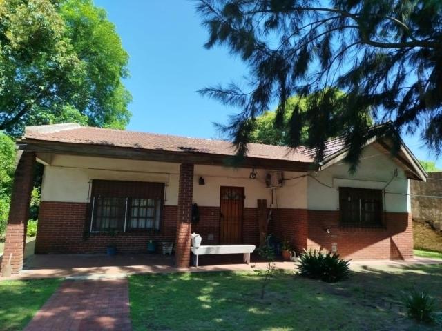 Venta de Casa 4 ambientes en Almirante Brown Glew