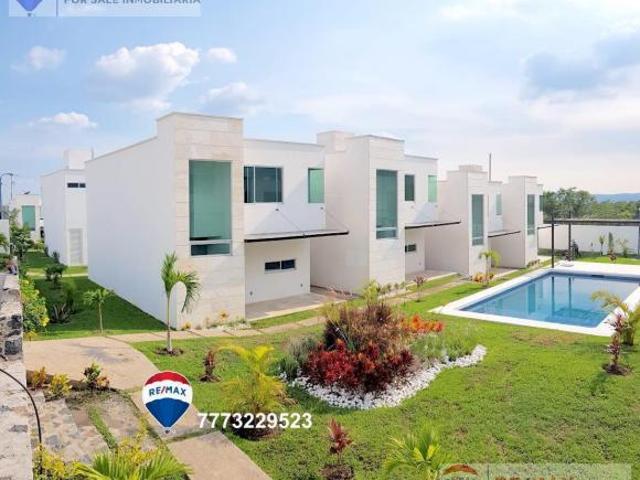 Venta de casas en condominio con alberca, Oaxtepec, Morelos…Clave 4322