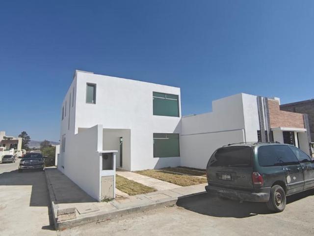 VENTA DE CASAS EN FRACCIONAMIENTO VILLAS DE SANTA MARIA