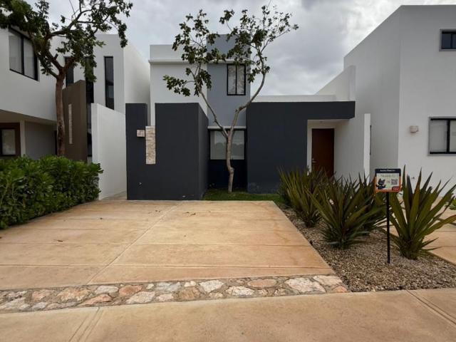 Venta de casas en Privada Santa Loreto, Caucel Yucatán