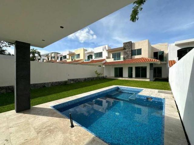 Venta de CASAS NUEVAS, con alberca y jardin, en Xochitepec, Morelos