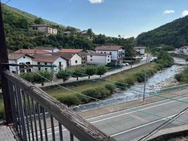 Venta de casona de pueblo en Urzainqui, Navarra