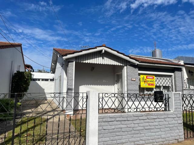 Venta de Casa 3 ambientes en Almirante Brown Glew