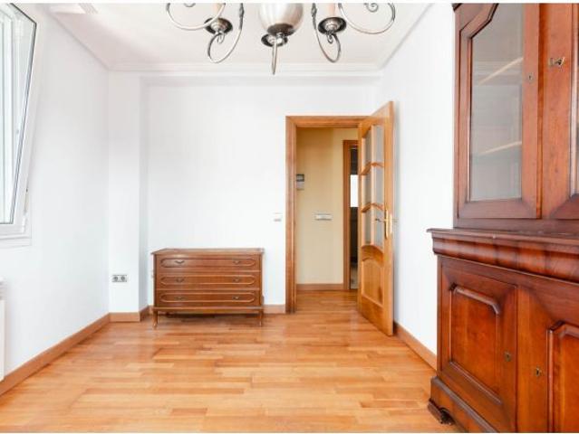 Venta de chalet en la falda del Naranco