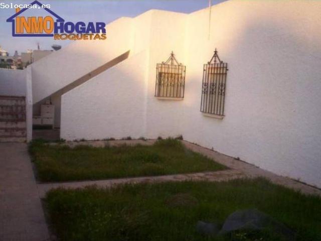 VENTA DE CHALET EN ROQUETAS DE MAR 3 DOR,2 BAÑOS, 800m DE PARCELA,SOLARIUM.