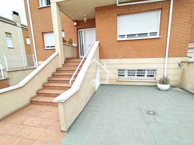 Venta de chalet en Viana