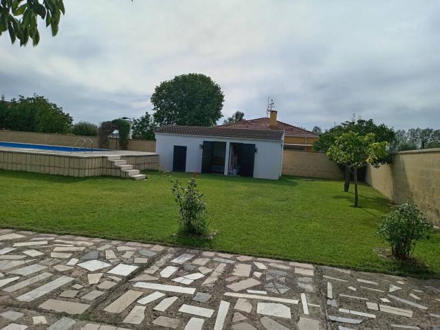 VENTA DE CHALET INDIVIDUAL EN PARCELA DE 1.000M2