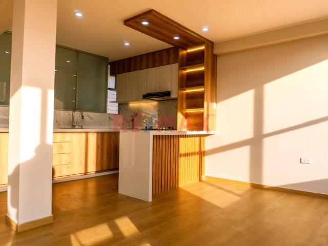 Venta De Departamento 4To Piso En Estreno En El Tambo