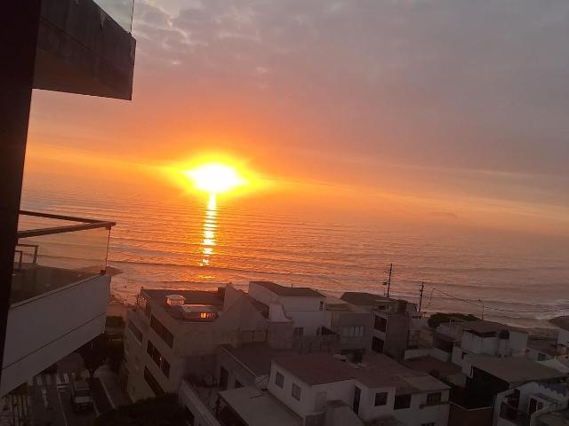 Venta de departamento con cochera vista al mar, malecon exclusivo costa Sur limite con Barranco