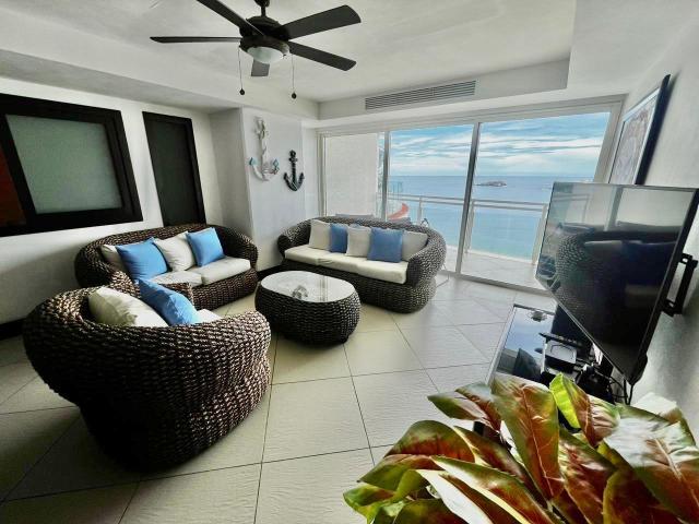 Venta de Departamento con Incre?ble Vista al Mar en BVG Marina Ixtapa