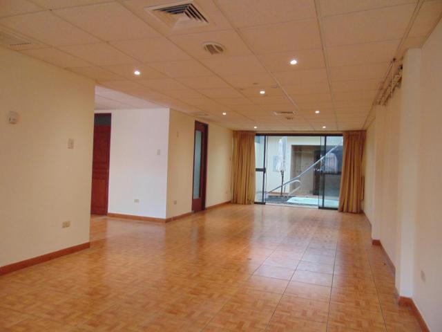 VENTA DE DEPARTAMENTO CON JACUZZI Y SAUNA EN SURCO