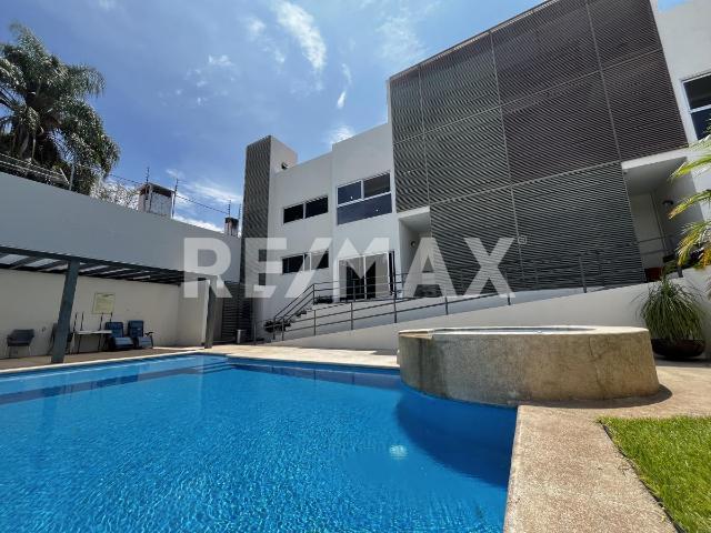Venta de departamento con roof garden, Col. Las Palmas, Cuernavaca, Morelos. Clave 5728
