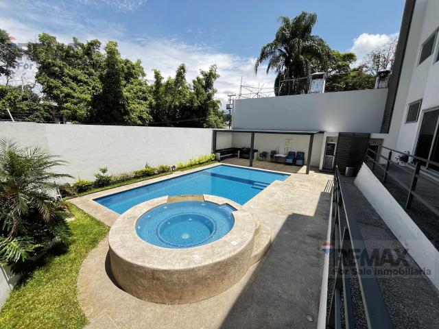 Venta de departamento con rrof garden, Col. Las Palmas, Cuernavaca, Morelos?Clave 5728