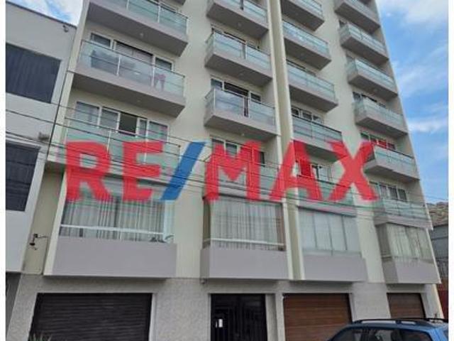 Venta De Departamento De Estren0 Ate