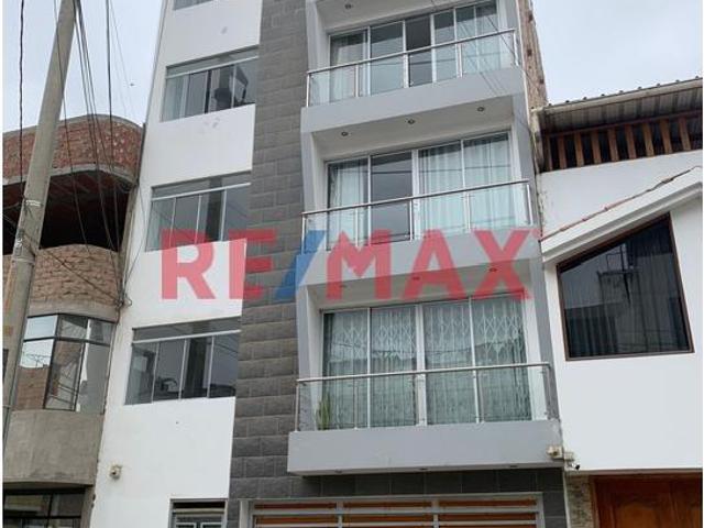 Venta De Departamento En 5To Piso Con Cochera Escalera