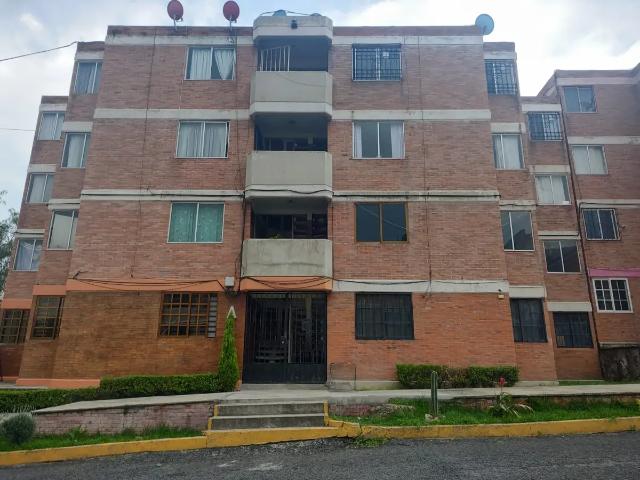 AMPLIO DEPARTAMENTO DE 3 RECAMARAS EN AV. PRINCIPAL Y CONDOMINIO CERRADO