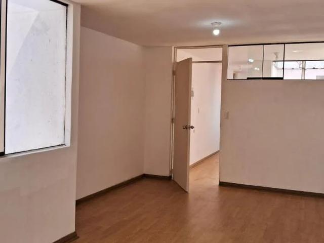 Venta de Departamento en to piso en Av Del Aire cuadra San Luis