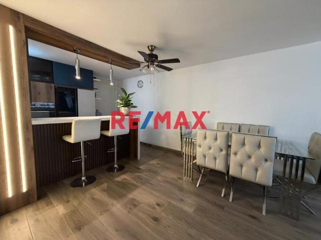 Venta De Departamento Moderno Con Ascensor En Cond. Oasis De Piura