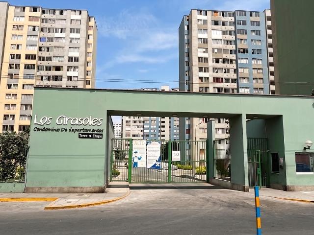 Venta de departamento más estacionamiento en Los Girasoles de Comas 2do. piso