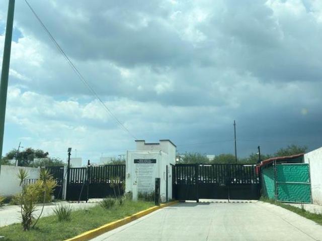VENTA DE DEPARTAMENTO PLANTA BAJA EN LOS HEROES DE LEON EN CLUSTER