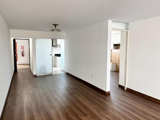 VENTA DE DEPARTAMENTO REMODELADO EN CHORRILLOS A DOS CUADRAS DEL MALECÓN GRAU