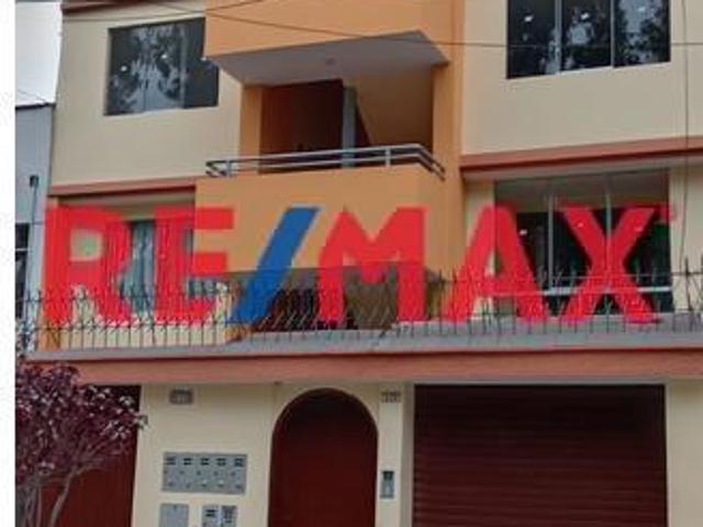 Venta De Departamento Triplex Urb. Villa Jardin San Luis