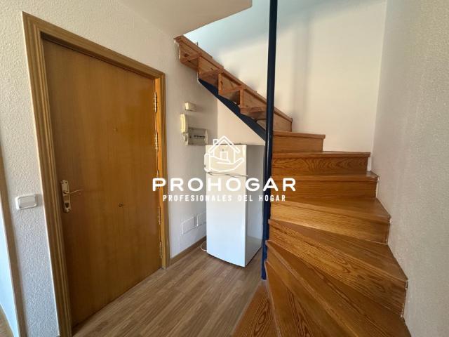 Venta de duplex en Torrelaguna, de 36m2 con 1 dormitorio y 1 baño