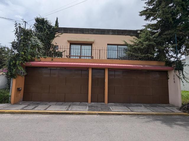 VENTA DE EDIFICIO DE DEPARTAMENTOS EN METEPEC