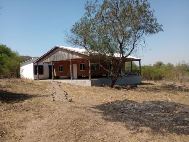 Venta de espectacular Casa 4 ambientes en Tapia