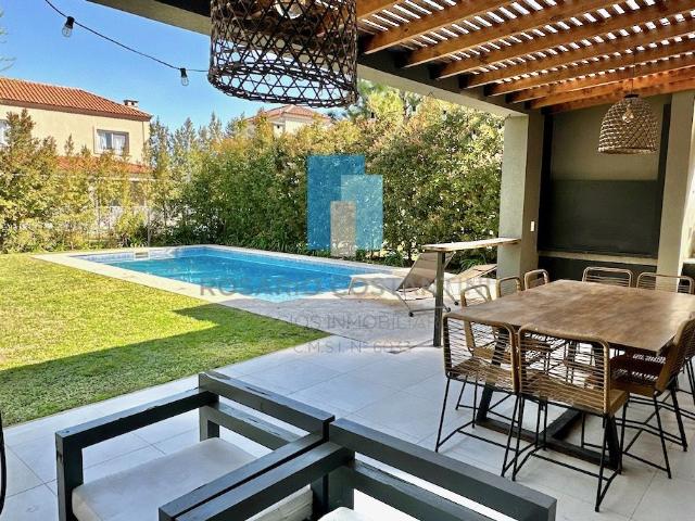 Venta de espectacular Casa 4 ambientes en Tigre