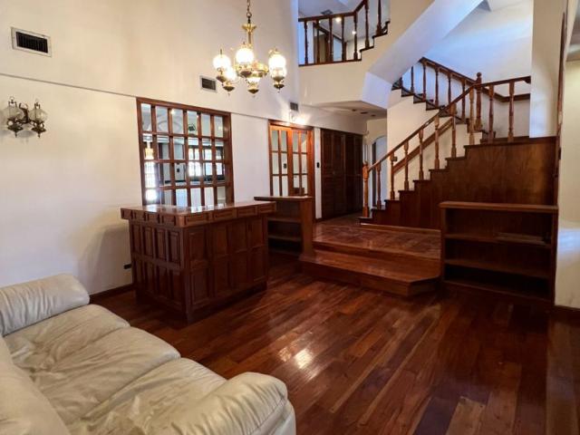 Venta de espectacular Casa 4 ambientes en Tres De Febrero Villa Bosch