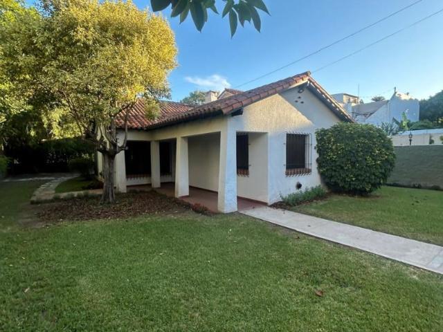 Venta de espectacular Casa 4 ambientes en Vicente López