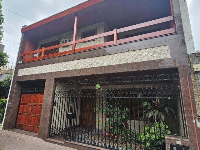 Venta de espectacular Casa 4 ambientes en Villa General Mitre