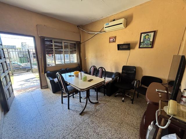 Venta de espectacular Casa 4 ambientes en Almirante Brown Claypole