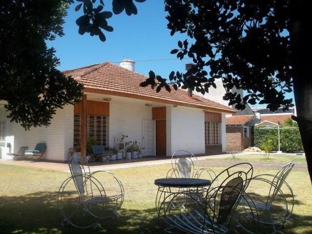Venta de espectacular Casa 4 ambientes en Almirante Brown Adrogué
