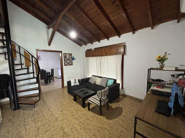 Venta de espectacular Casa 4 ambientes en Almirante Brown Rafael Calzada