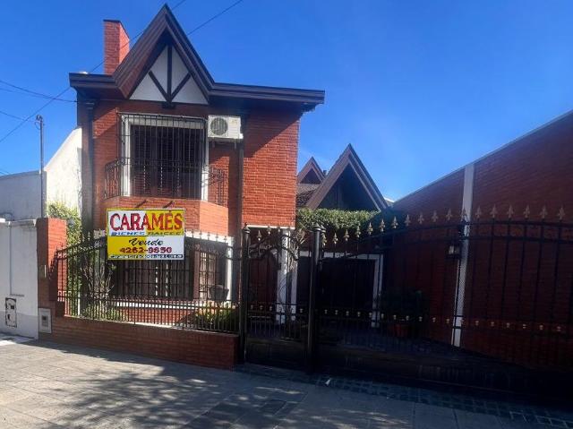 Venta de espectacular Casa 4 ambientes en Avellaneda