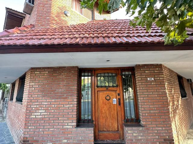 Venta de espectacular Casa 4 ambientes en Avellaneda