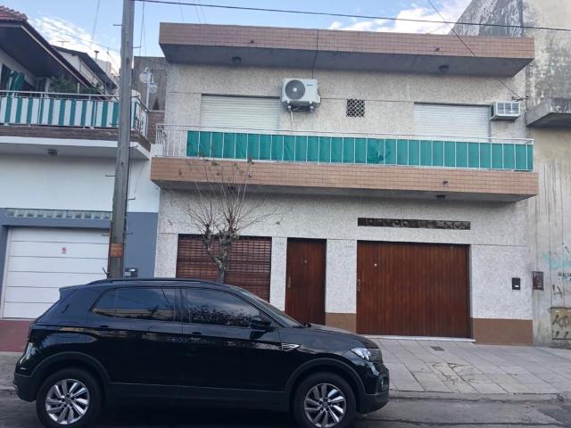 Venta de espectacular Casa 4 ambientes en Avellaneda