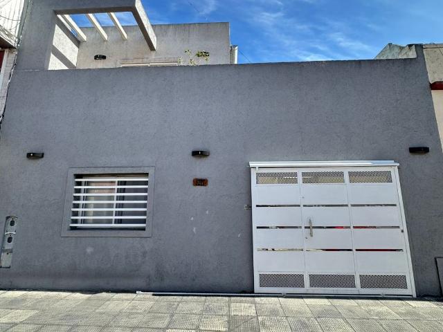 Venta de espectacular Casa 4 ambientes en Avellaneda