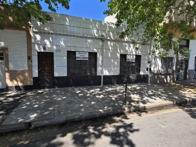 Venta de espectacular Casa 4 ambientes en Avellaneda