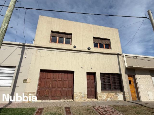 Venta de espectacular Casa 4 ambientes en Bahía Blanca