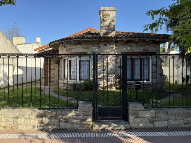 Venta de espectacular Casa 4 ambientes en Balcarce Balcarce