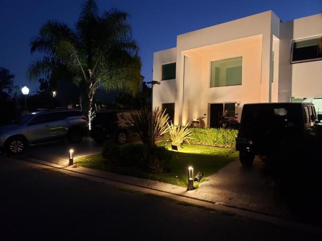 Venta de espectacular Casa 4 ambientes en Berazategui