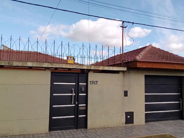 Venta de espectacular Casa 4 ambientes en Berisso